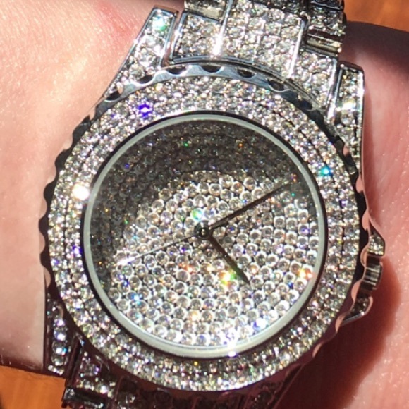 Large Crystal Wristwatch, Silver or Rose Gold - Picture 6 of 7