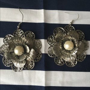 Bundle only /Beautiful LARGE flower earrings - 💝