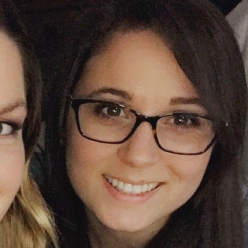 Meet your Posher, Caitlin