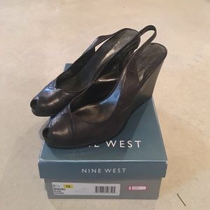 Black leather Nine West wedges