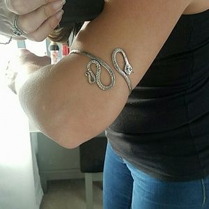 Silver snake arm cuff bracelet! Gorgeous!