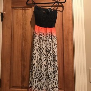Patterned maxi dress coral and black