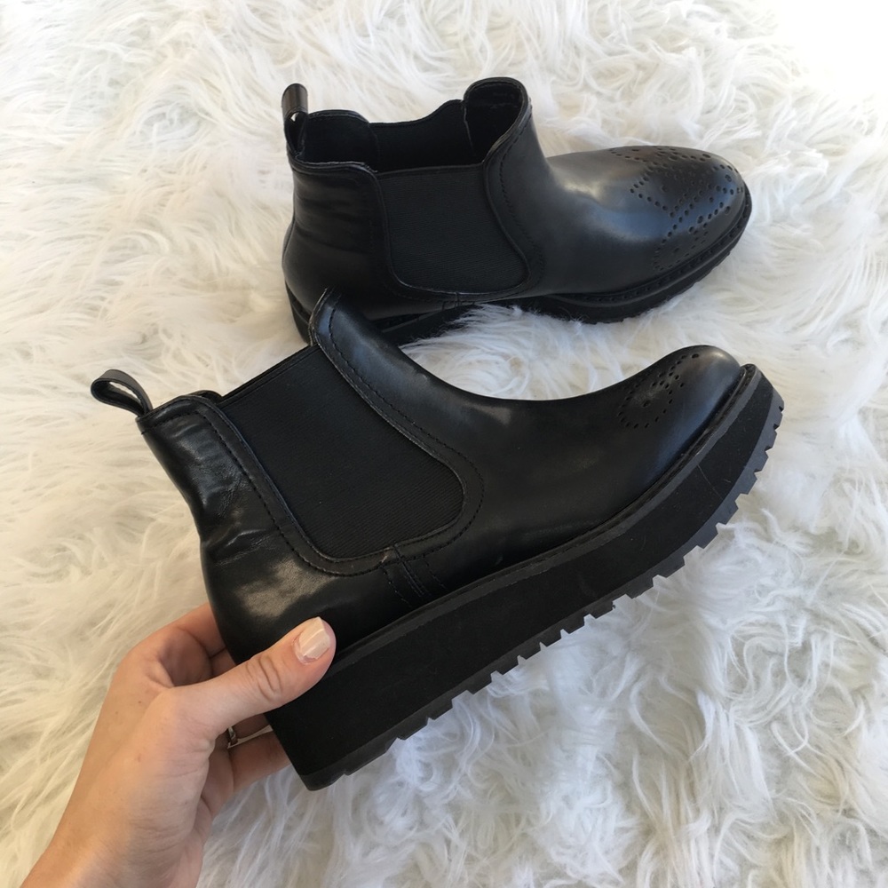 DV Zaria Platform Boot