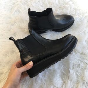 DV Zaria Platform Boot