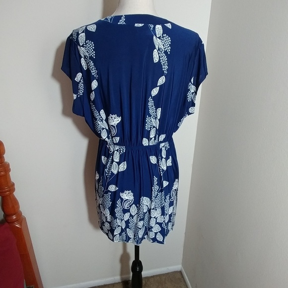 Floral paisley top--RUNS SMALL - Picture 2 of 2