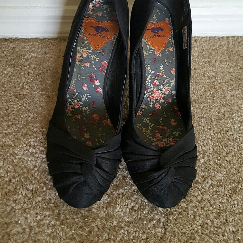 Heels - Picture 2 of 4