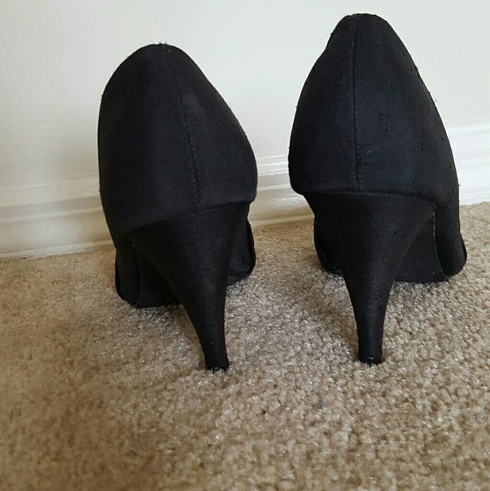 Heels - Picture 3 of 4