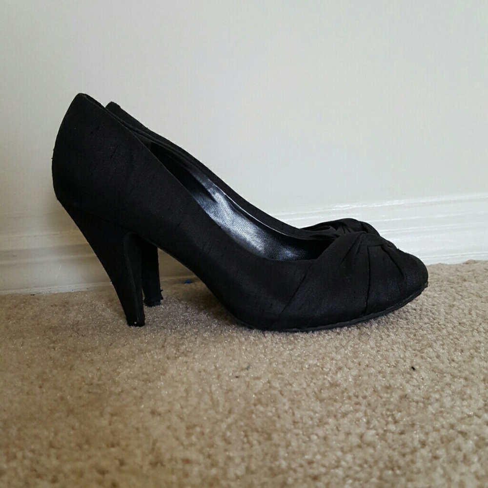 Heels - Picture 4 of 4