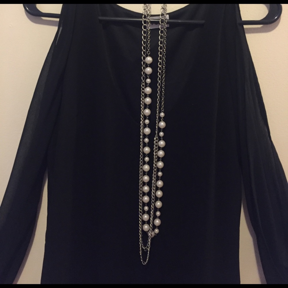Triple chain pearl necklace
