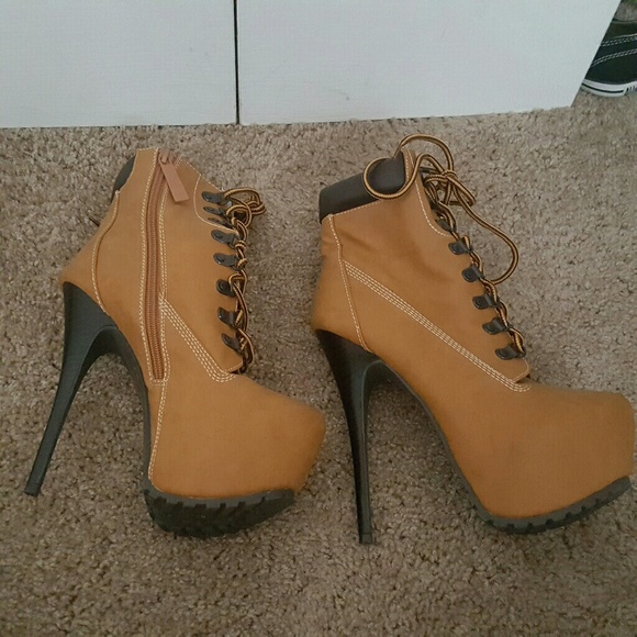 Heeled construction boots - Picture 2 of 4