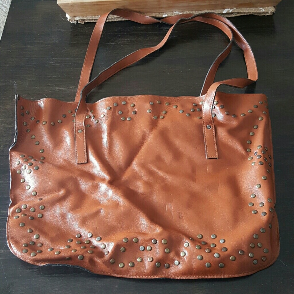 Leather shoulder bag
