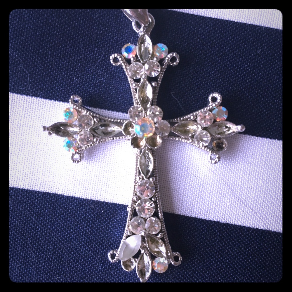 Cross pendant with necklace hole