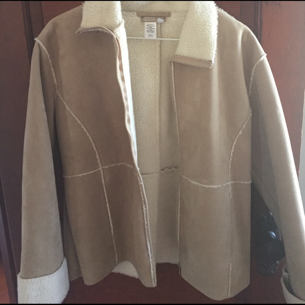 Great condition, looks like suede - Picture 3 of 3