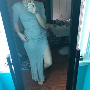 Maxi dress with high slit