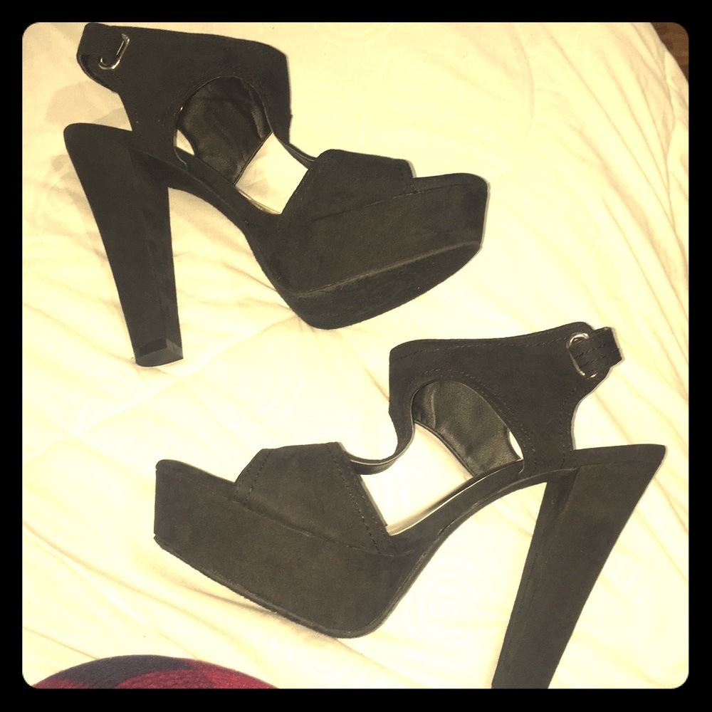 Black open toe Heels