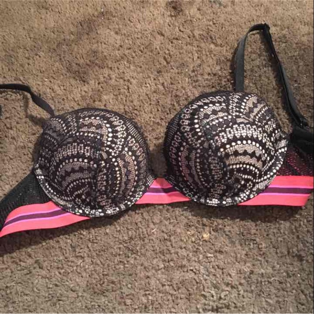 Victoria's Secret banded push-up bra 32B