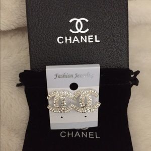  beautiful fashion earrings ❤️️ beautiful fashion earrings ❤️️