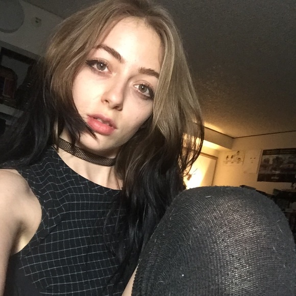 Meet your Posher, Hannah - Picture 1 of 1