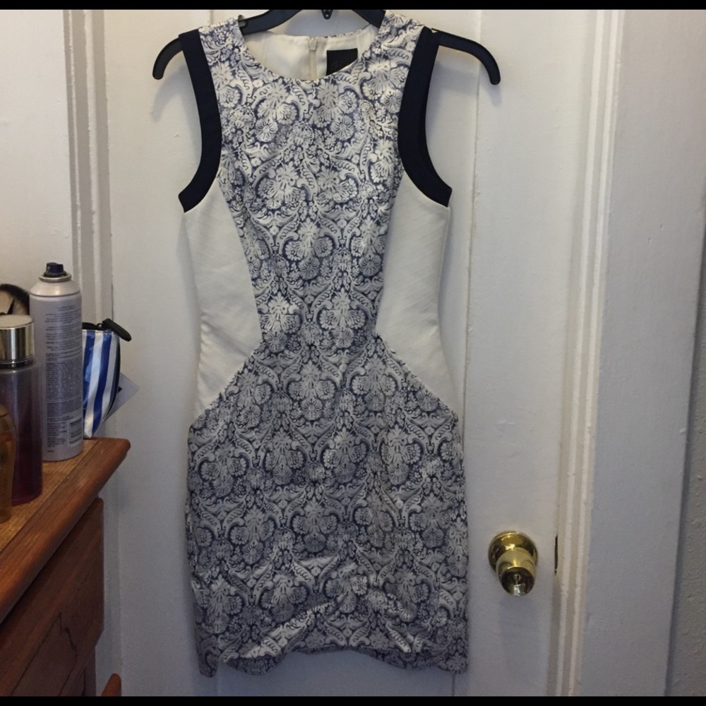 Fitted dress