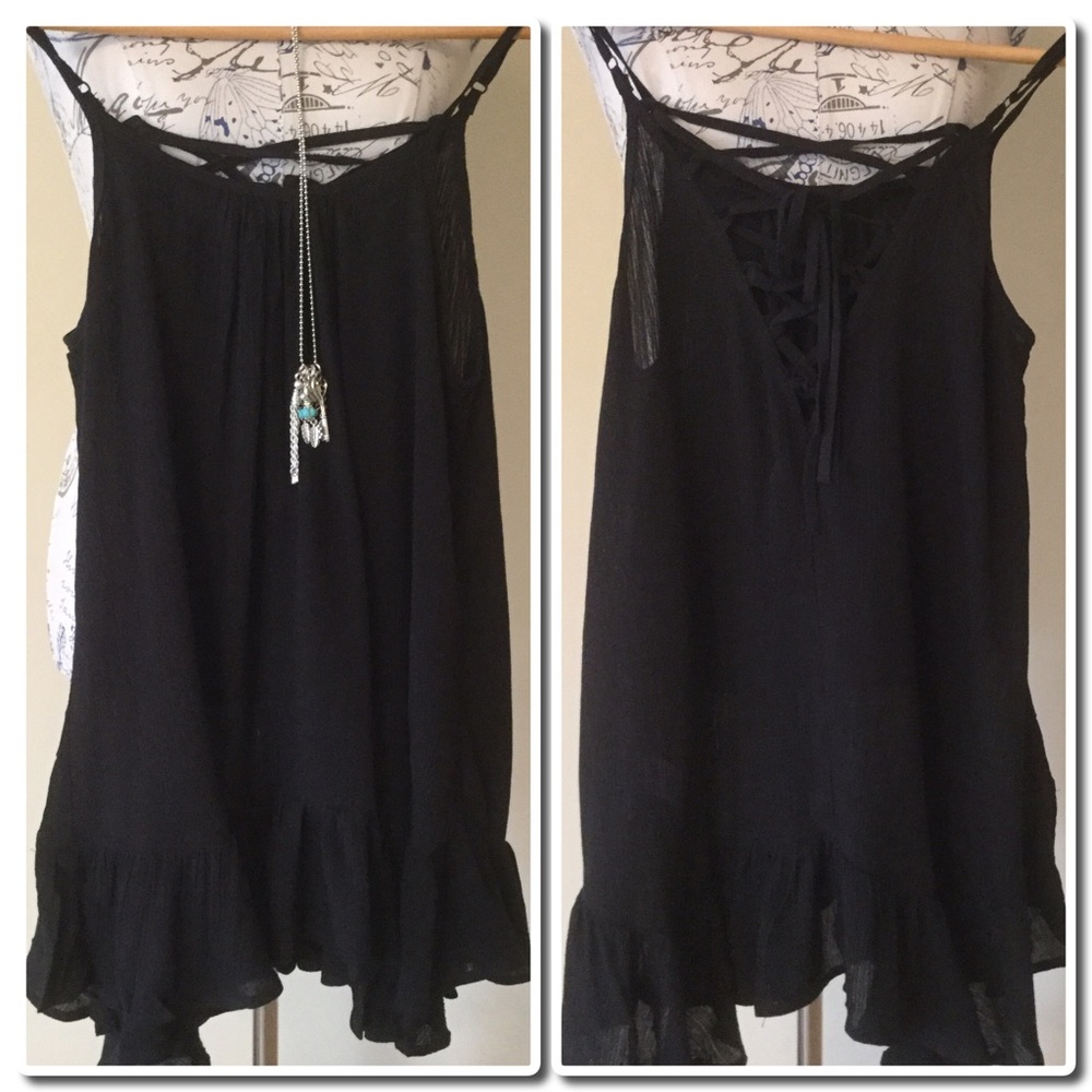 She and Sky Hi-Lo Tank in Black - Picture 2 of 3