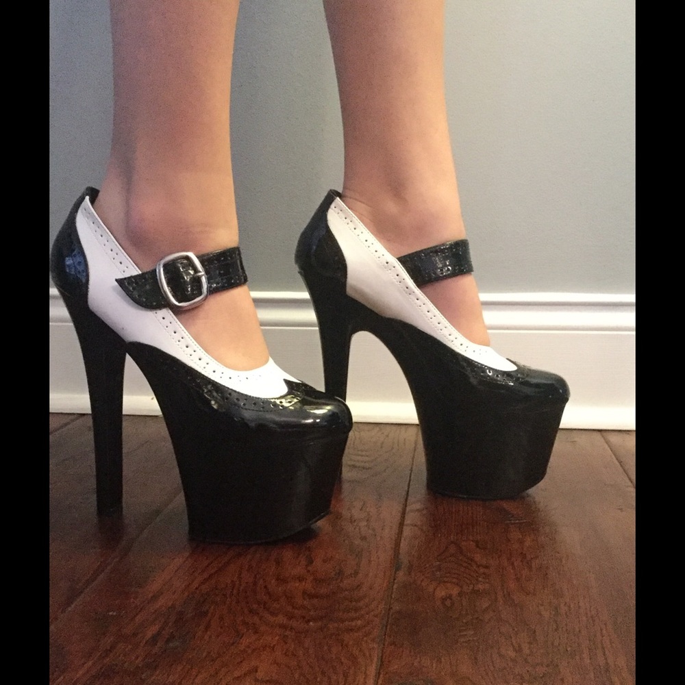 Pleaser Sky-333 * 6.75"  Mary Jane Platform Pumps