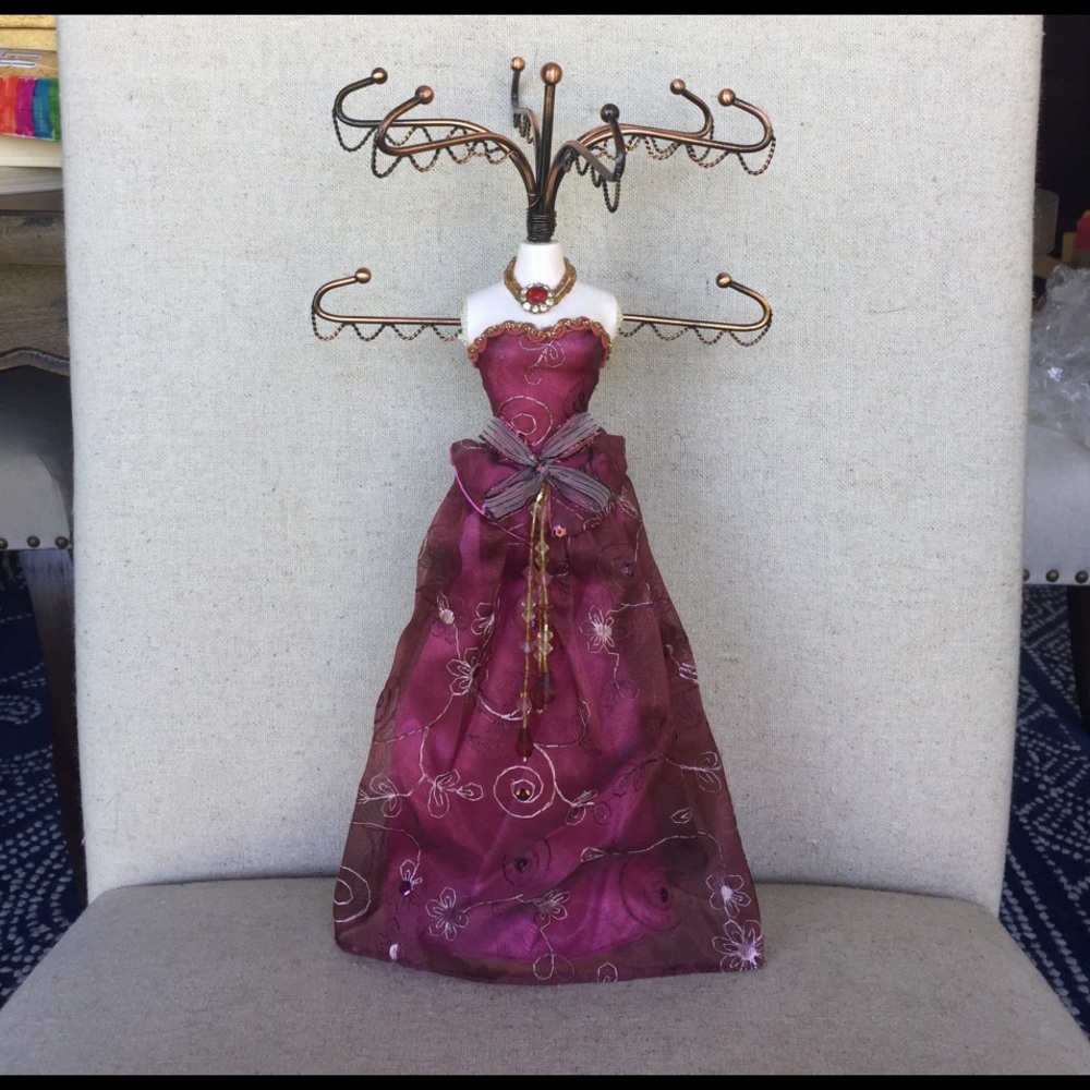 Mannequin necklace stand