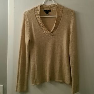 Willi Smith Beige knitted sweater. Soft and flowy.