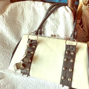 Not your ordinary Luz De Ville handbag Not your ordinary Luz De Ville handbag