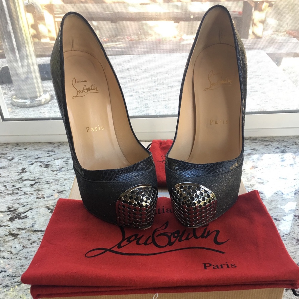 👏SOLD!👏 LOUBOUTIN Maggie Black Snakeskin 36.5