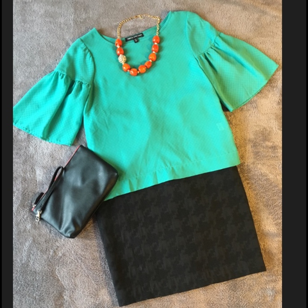 Black geometric skirt