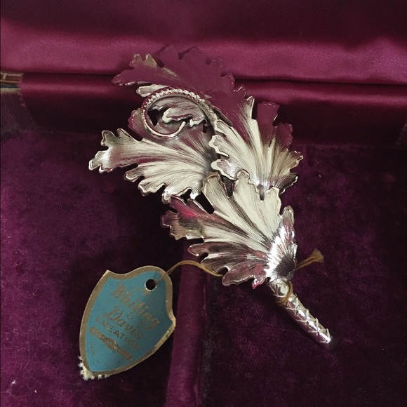 Vintage Whiting & Davis Silver Leaf Broach! - Picture 2 of 4