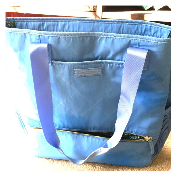 🌟🌟FLASH SALE🌟🌟Vera Bradley tote - Picture 1 of 3