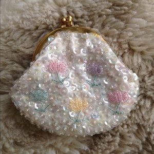 Vintage Delill beaded white coin purse