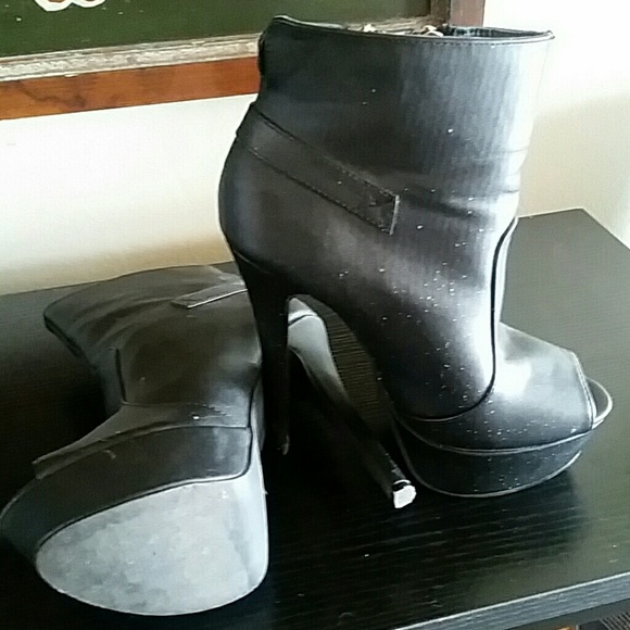 Zippered platform stilettos - Picture 2 of 3