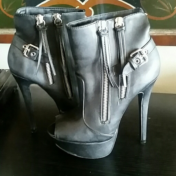 Zippered platform stilettos - Picture 3 of 3