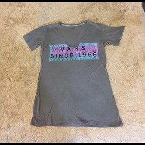 vans deep V tee shirt