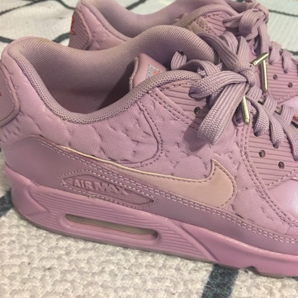 Nike Shoes - NIKE AIR MAX PARIS SZ 9 RARE Nike Shoes - NIKE AIR MAX PARIS SZ 9 RARE