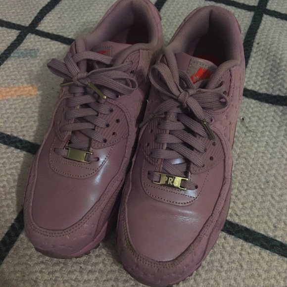 Nike Shoes - NIKE AIR MAX PARIS SZ 9 RARE Nike Shoes - NIKE AIR MAX PARIS SZ 9 RARE