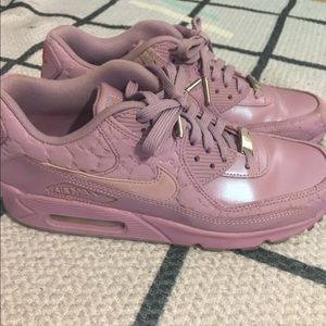 Nike Shoes - NIKE AIR MAX PARIS SZ 9 RARE Nike Shoes - NIKE AIR MAX PARIS SZ 9 RARE