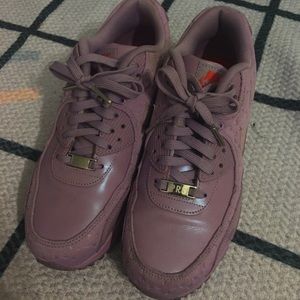 Nike Shoes - NIKE AIR MAX PARIS SZ 9 RARE Nike Shoes - NIKE AIR MAX PARIS SZ 9 RARE