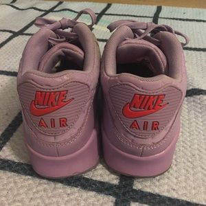Nike Shoes - NIKE AIR MAX PARIS SZ 9 RARE Nike Shoes - NIKE AIR MAX PARIS SZ 9 RARE