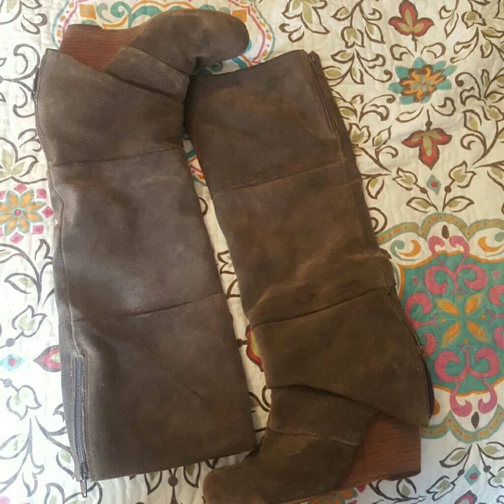 Fergie boots