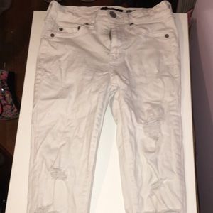 White Aeropostale ripped jeans