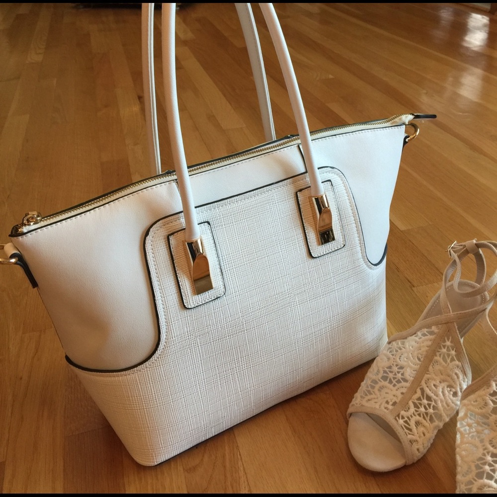 Handbag off white gold trim