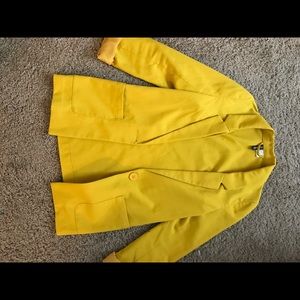 Yellow blazer