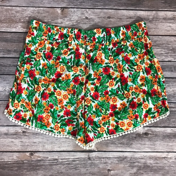 Love Tree Shorts Floral Green Yellow Red Scalloped - Picture 4 of 5