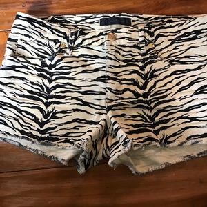 Juicy Couture shorts 28