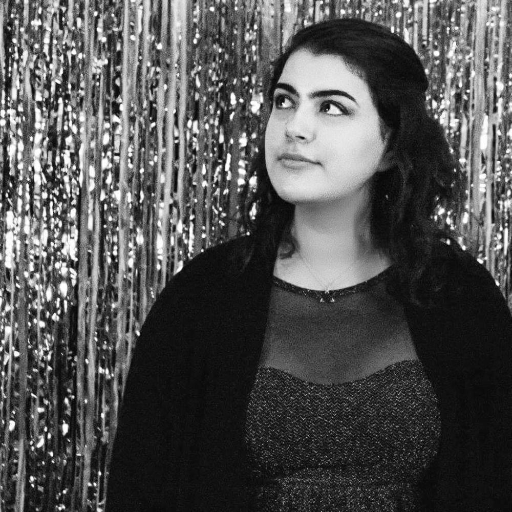 Meet your Posher, Roslyn