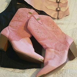 Pink dingo boots