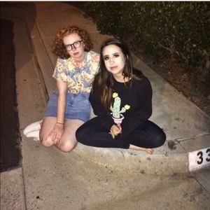 "moody" cactus pullover